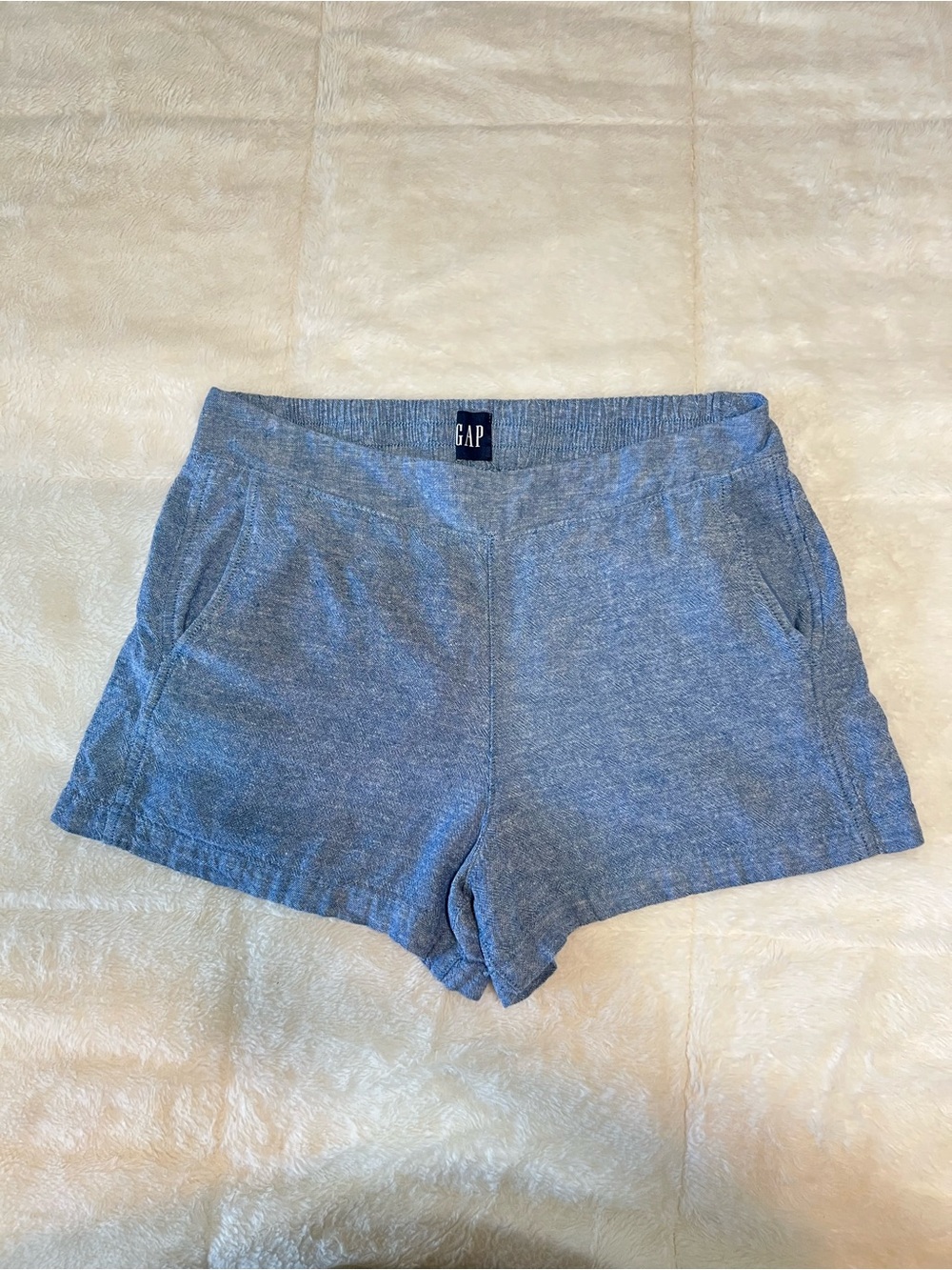 GAP shorts